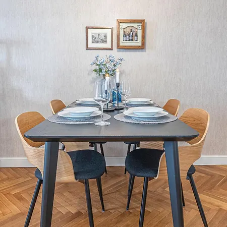 Days - With 2 Bedrooms And 2 Balconies In Vinohrady Prága