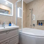Days - With 2 Bedrooms And 2 Balconies In Vinohrady Апартаменты