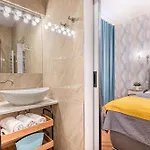 Days - With 2 Bedrooms And 2 Balconies In Vinohrady