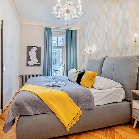 Days - 2bdr - 2 Balconies - Residential Area Apartamento Praga