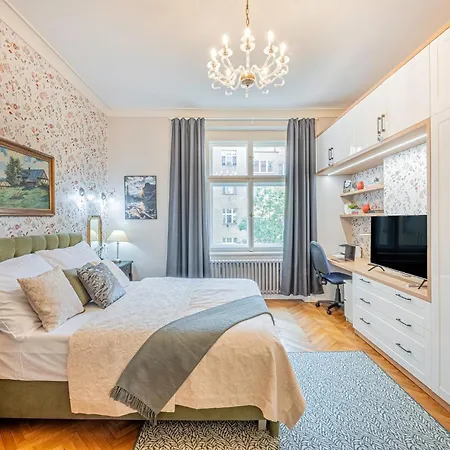 Days - With 2 Bedrooms And 2 Balconies In Vinohrady Apartamento *