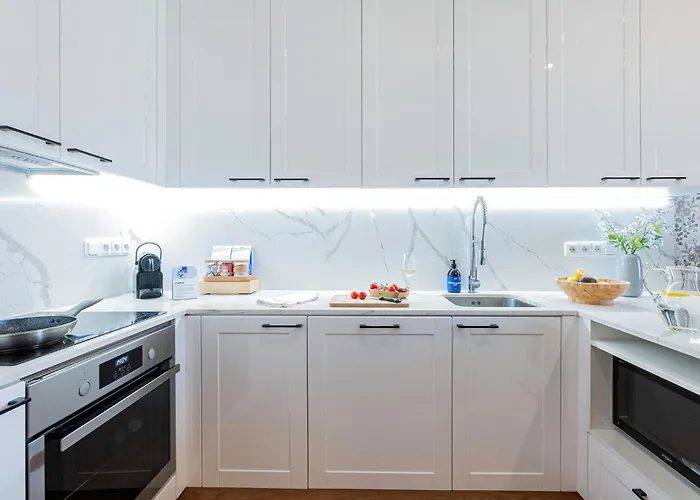Days - With 2 Bedrooms And 2 Balconies In Vinohrady Prag