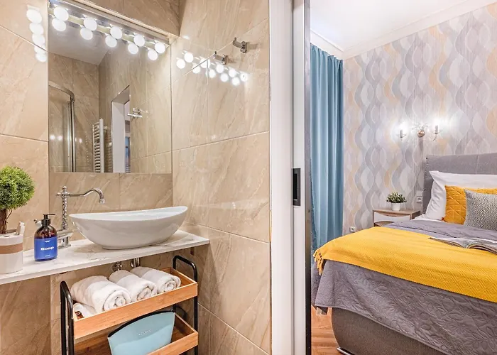 Days - With 2 Bedrooms And 2 Balconies In Vinohrady